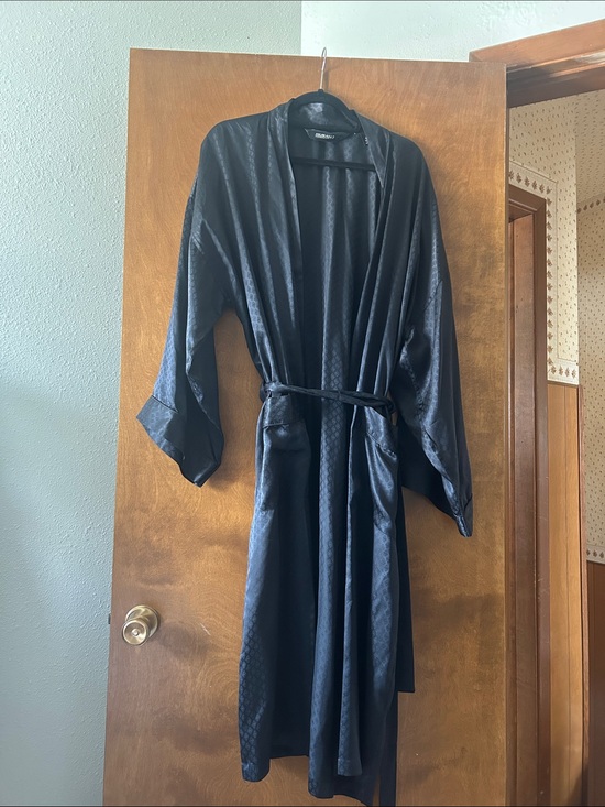 Murano Other - Black 100% Silk Kimono Robe